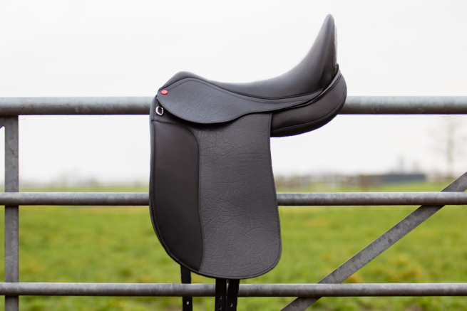 EDIX Zyba flexible dressage saddle